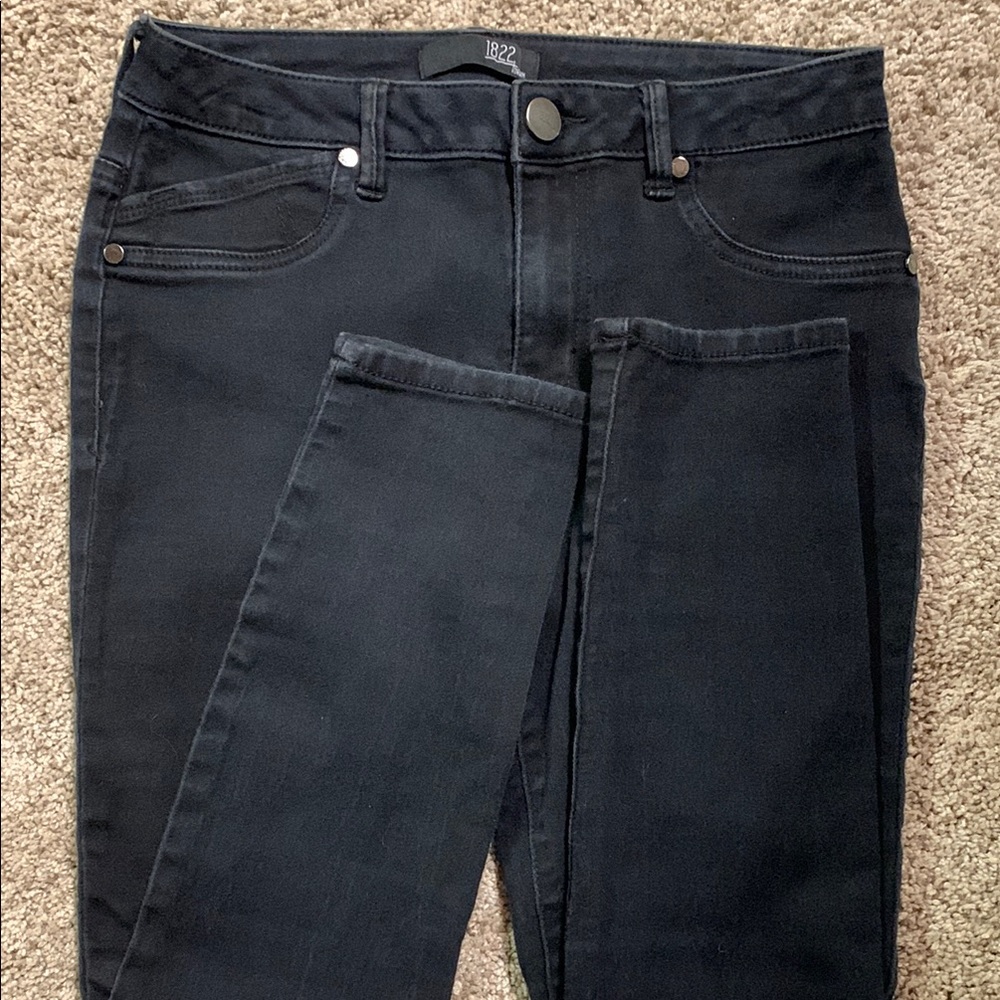 1822 Denim Black Skinny Jeans with Sleek Fit